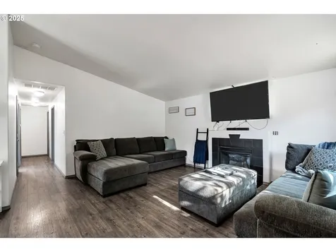 4327 SE 136th Avenue Portland OR 97236