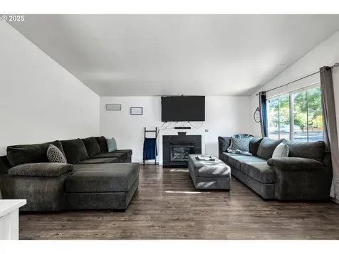 4327 SE 136th Avenue Portland OR 97236