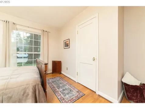 9919 NE Mason Street Portland OR 97220
