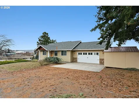 340 NE 7th Street Dufur OR 97021