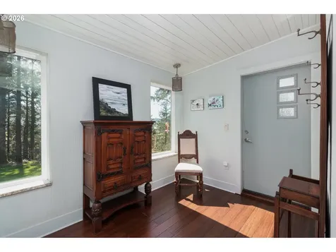 40195 Little Nestucca Rive Highway Cloverdale OR 97112