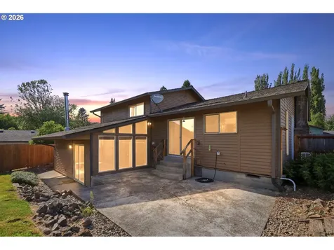 102 Sherwood Lane Castle Rock WA 98611