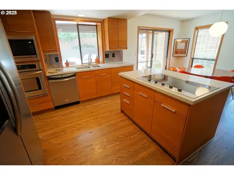 124 SW 6th Court Gresham OR 97080