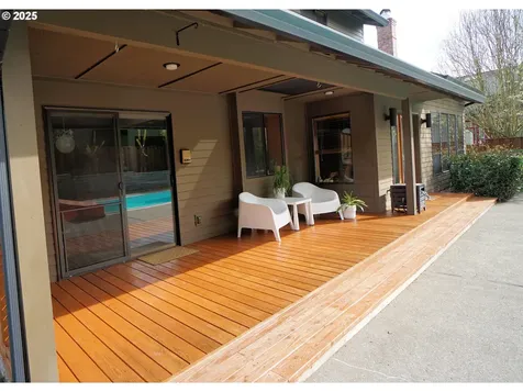 124 SW 6th Court Gresham OR 97080