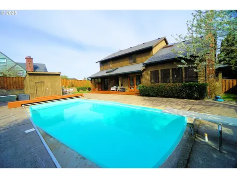 124 SW 6th Court Gresham OR 97080