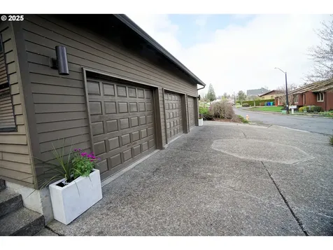 124 SW 6th Court Gresham OR 97080