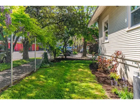 9806/9820 N Midway Avenue Portland OR 97203