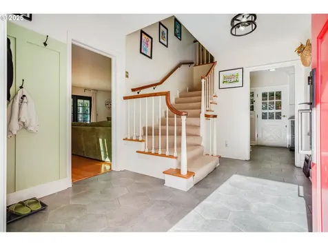 992 SW Westwood Drive Portland OR 97239