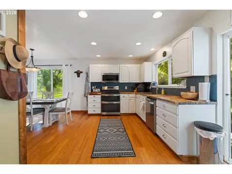 1051 Cannon Drive Hood River OR 97031