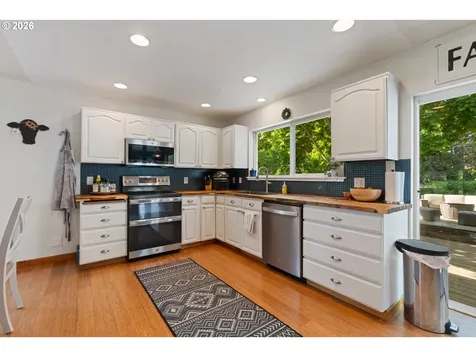 1051 Cannon Drive Hood River OR 97031