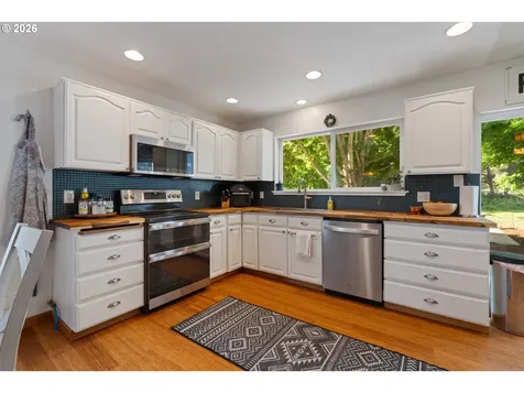 1051 Cannon Drive Hood River OR 97031