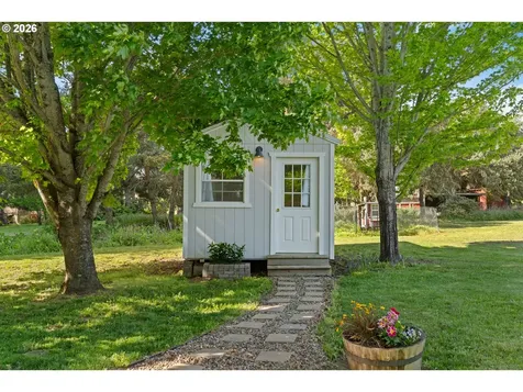 1051 Cannon Drive Hood River OR 97031