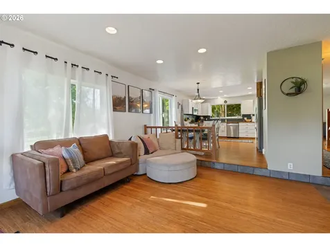 1051 Cannon Drive Hood River OR 97031