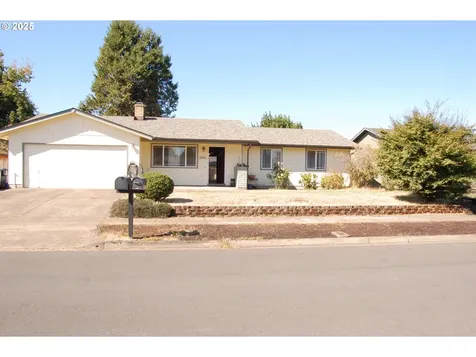2252 Rose Blossom Drive Springfield OR 97477