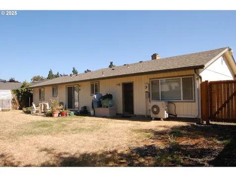 2252 Rose Blossom Drive Springfield OR 97477