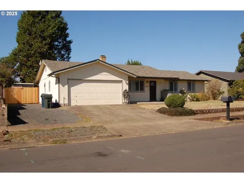 2252 Rose Blossom Drive Springfield OR 97477