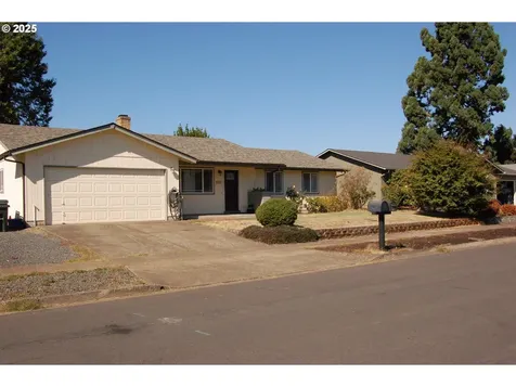 2252 Rose Blossom Drive Springfield OR 97477