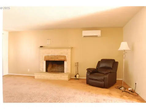 2252 Rose Blossom Drive Springfield OR 97477