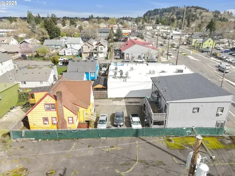8325 8329 SE Division Street Portland OR 97266