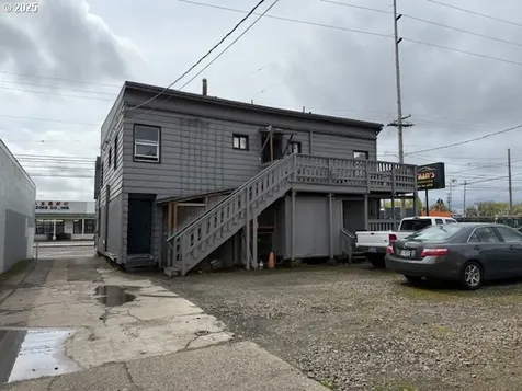 8325 8329 SE Division Street Portland OR 97266