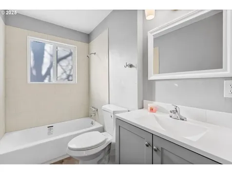 6408 SE 71st Avenue Portland OR 97206