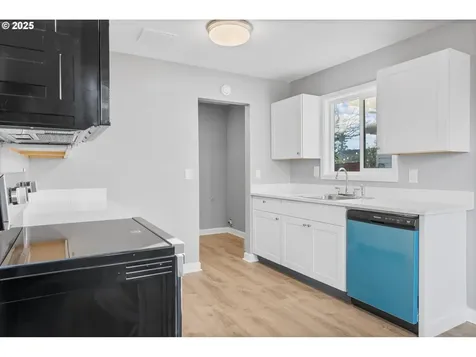 6408 SE 71st Avenue Portland OR 97206