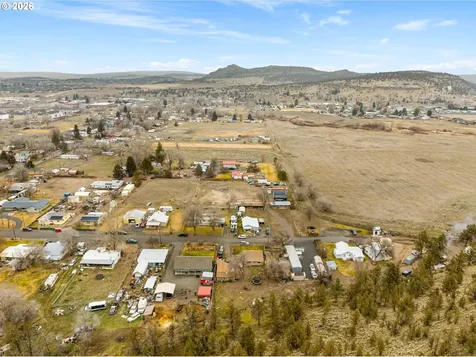 2460 SE Melrose Drive Prineville OR 97754