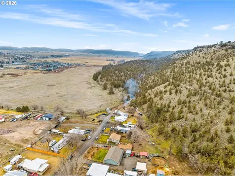 2460 SE Melrose Drive Prineville OR 97754