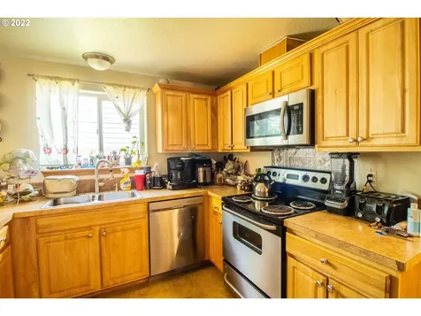 2719 SE 136th Place Portland OR 97236