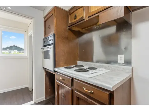 270 S Morrison Street Coos Bay OR 97420