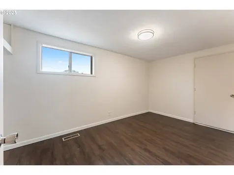 270 S Morrison Street Coos Bay OR 97420