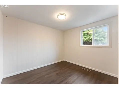 270 S Morrison Street Coos Bay OR 97420
