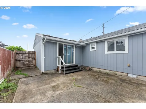270 S Morrison Street Coos Bay OR 97420