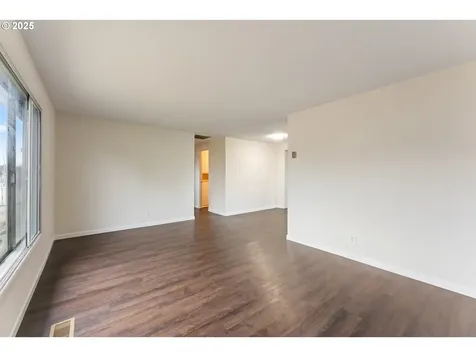 270 S Morrison Street Coos Bay OR 97420