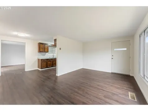 270 S Morrison Street Coos Bay OR 97420