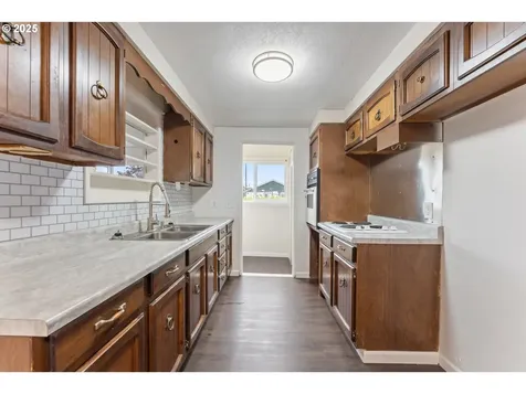 270 S Morrison Street Coos Bay OR 97420