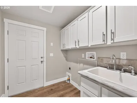 4155 NE Three Mile Lane Mcminnville OR 97128