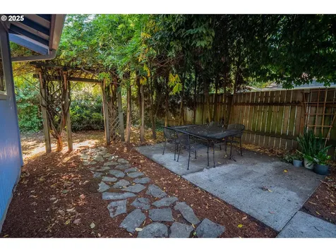 3080 Harlow Road Eugene OR 97401