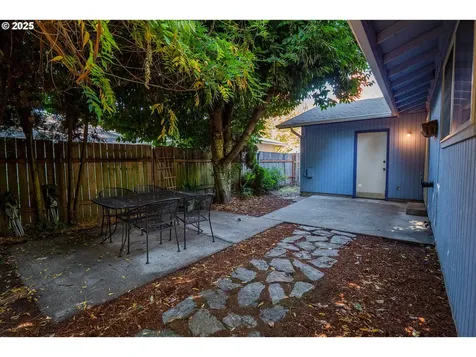 3080 Harlow Road Eugene OR 97401