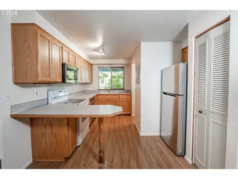 3080 Harlow Road Eugene OR 97401