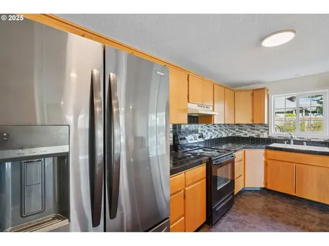 4202 L Circle Washougal WA 98671