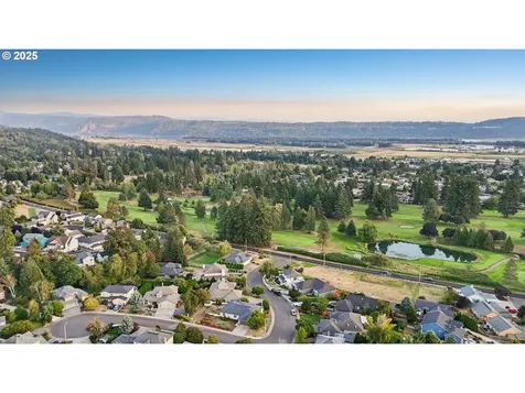 4202 L Circle Washougal WA 98671