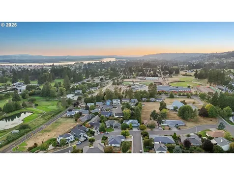 4202 L Circle Washougal WA 98671