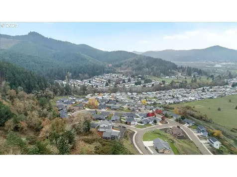 635 Valley Vista Street Sutherlin OR 97479