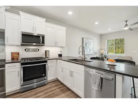 3991 SE Century Boulevard Hillsboro OR 97123