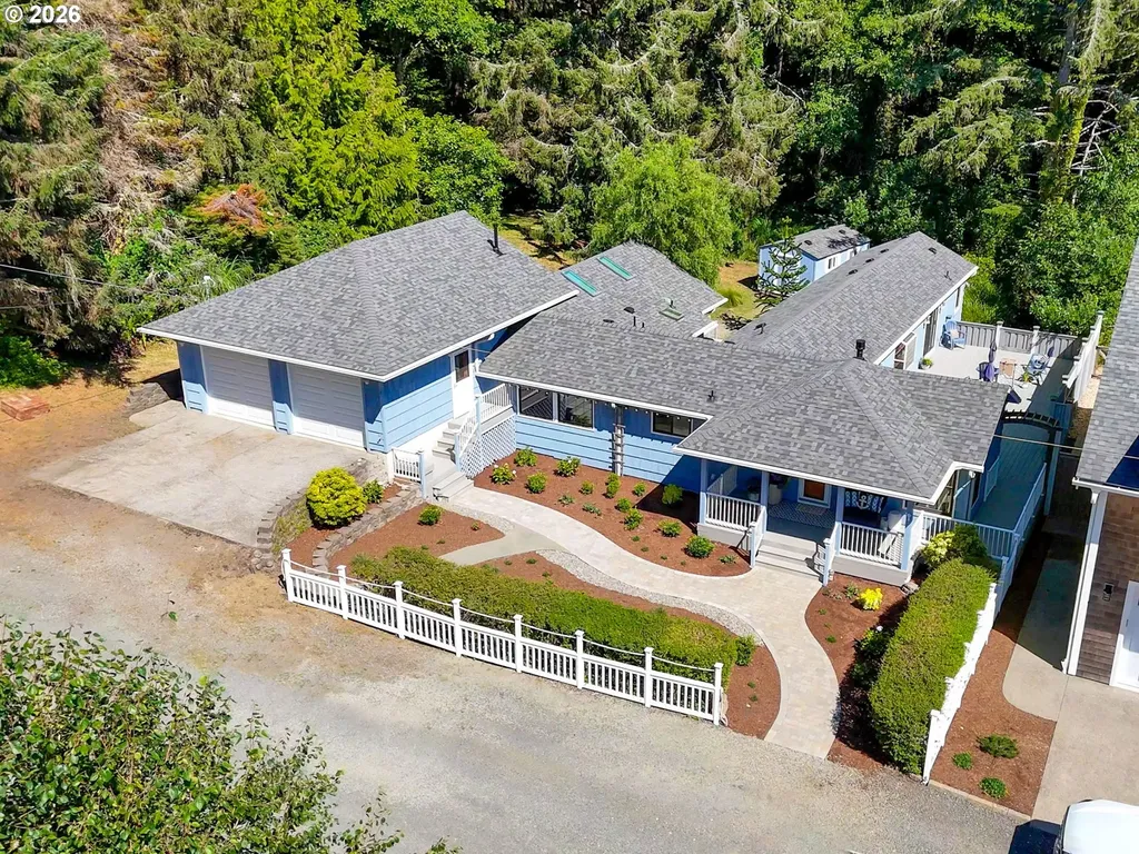 715 N Laurel Street Cannon Beach OR 97110
