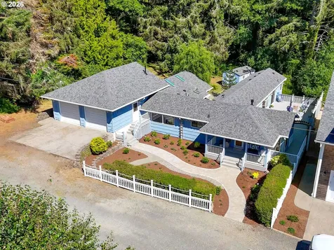 715 N Laurel Street Cannon Beach OR 97110
