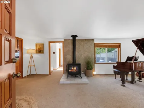 715 N Laurel Street Cannon Beach OR 97110