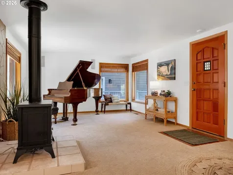 715 N Laurel Street Cannon Beach OR 97110