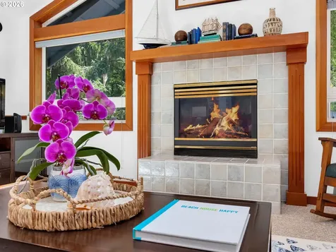 715 N Laurel Street Cannon Beach OR 97110